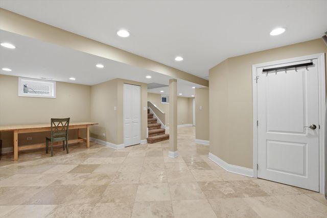 1601 S Ashland Avenue, Park Ridge, IL 60068
