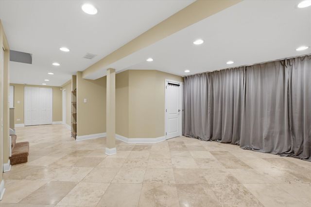 1601 S Ashland Avenue, Park Ridge, IL 60068
