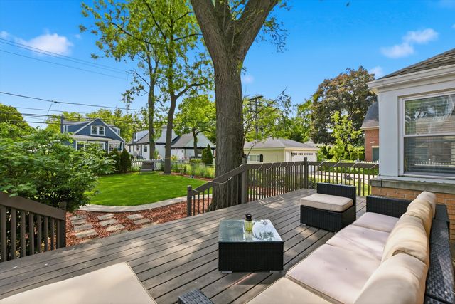 1601 S Ashland Avenue, Park Ridge, IL 60068