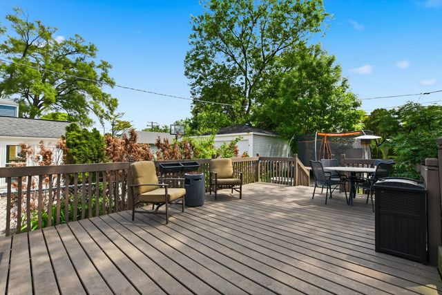 1601 S Ashland Avenue, Park Ridge, IL 60068