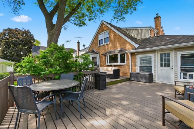1601 S Ashland Avenue, Park Ridge, IL 60068