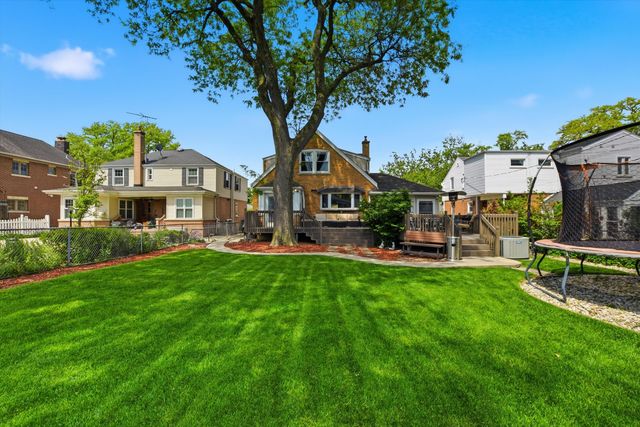 1601 S Ashland Avenue, Park Ridge, IL 60068