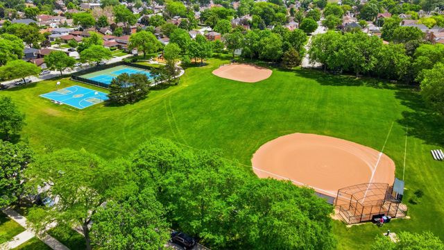 1601 S Ashland Avenue, Park Ridge, IL 60068