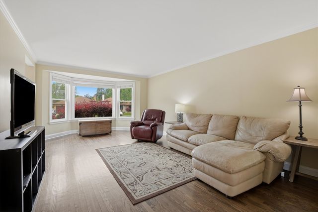 1601 S Ashland Avenue, Park Ridge, IL 60068