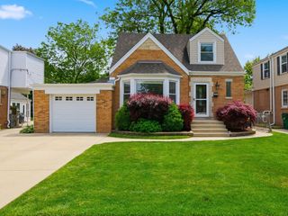 1601 S Ashland Avenue, Park Ridge, IL 60068