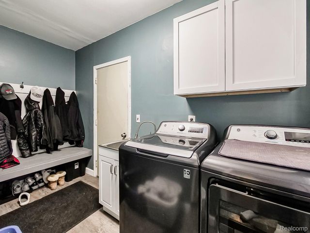 25911 Buckminster Drive, Novi, MI 48375