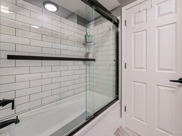 25911 Buckminster Drive, Novi, MI 48375