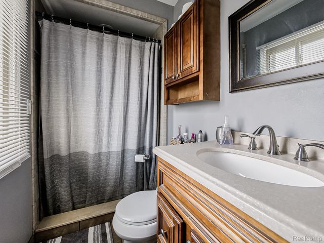 25911 Buckminster Drive, Novi, MI 48375