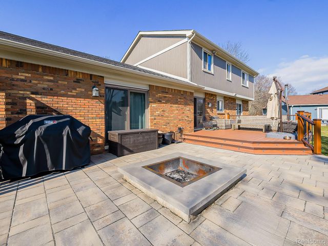 25911 Buckminster Drive, Novi, MI 48375