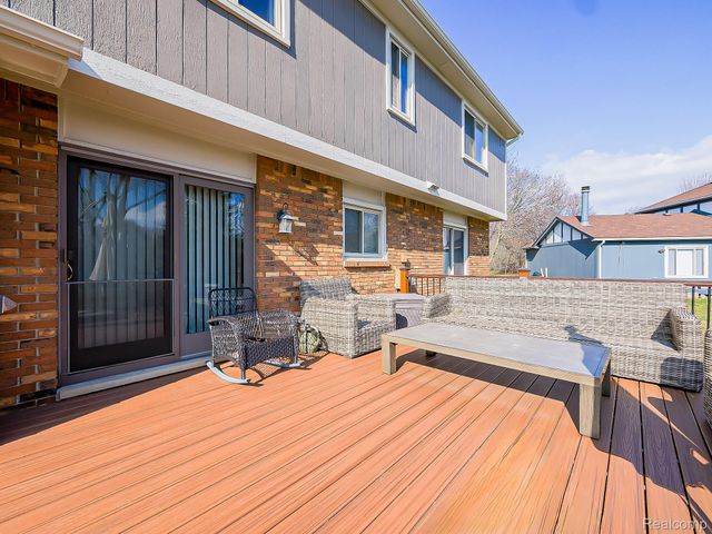 25911 Buckminster Drive, Novi, MI 48375