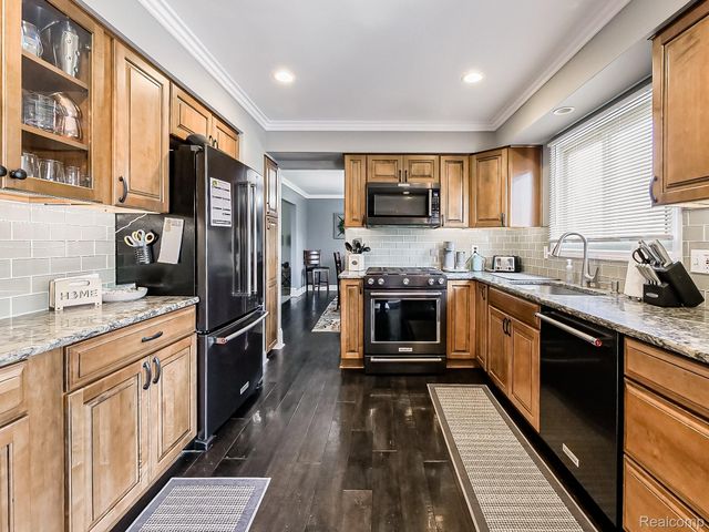 25911 Buckminster Drive, Novi, MI 48375