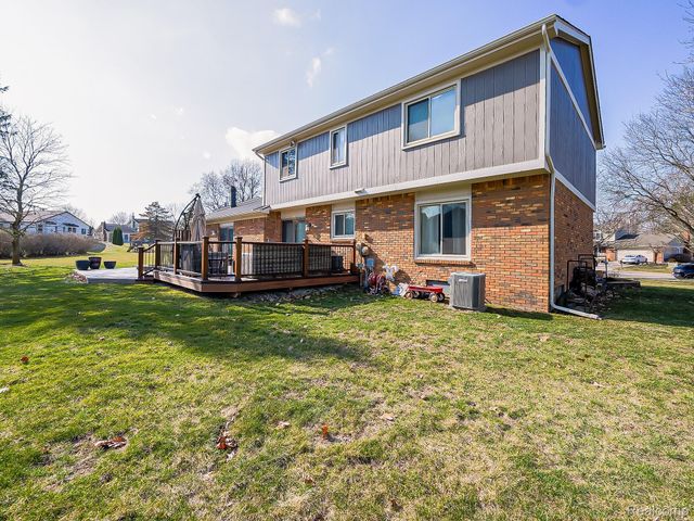 25911 Buckminster Drive, Novi, MI 48375