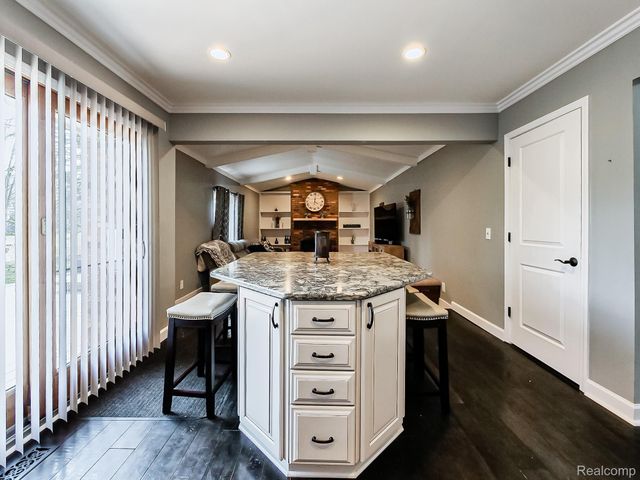 25911 Buckminster Drive, Novi, MI 48375