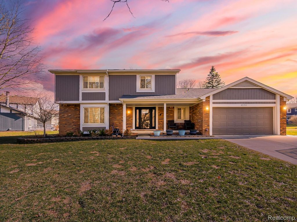 25911 Buckminster Drive, Novi, MI 48375