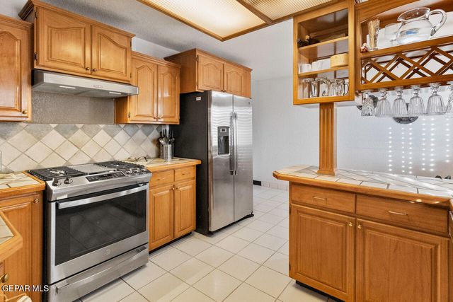 612 FIREDALE Lane, El Paso, TX 79912