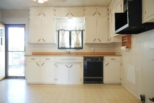 1117 Monroe Street SE, Albuquerque, NM 87108