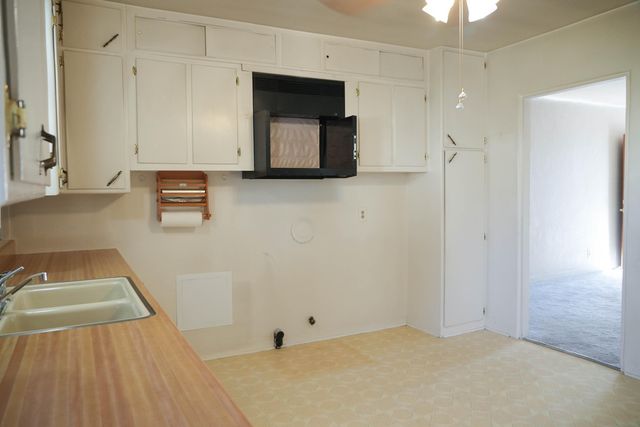 1117 Monroe Street SE, Albuquerque, NM 87108