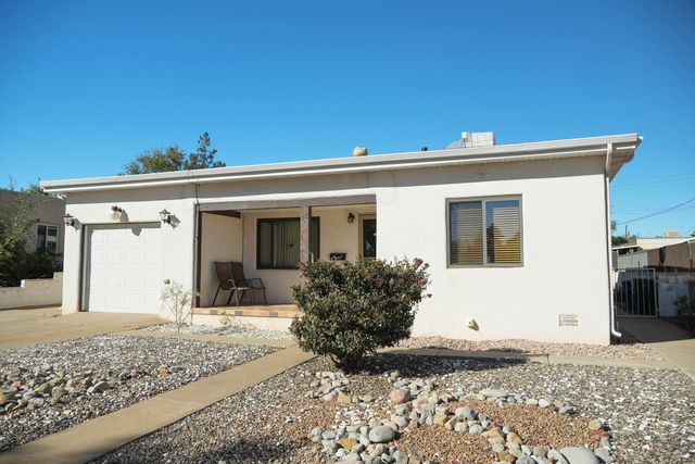 1117 Monroe Street SE, Albuquerque, NM 87108