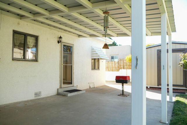 1117 Monroe Street SE, Albuquerque, NM 87108