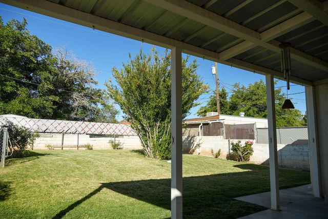 1117 Monroe Street SE, Albuquerque, NM 87108