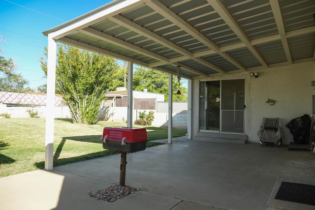 1117 Monroe Street SE, Albuquerque, NM 87108