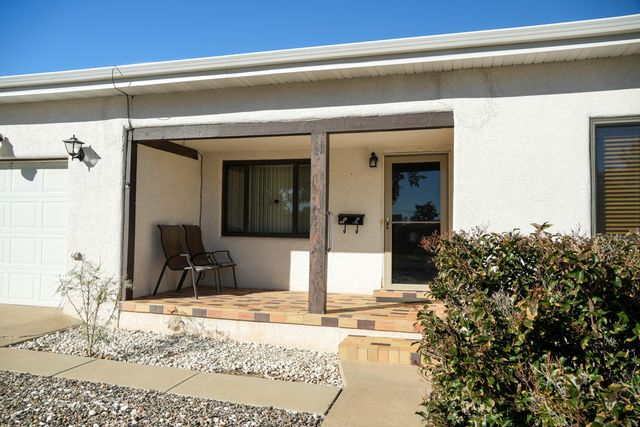 1117 Monroe Street SE, Albuquerque, NM 87108