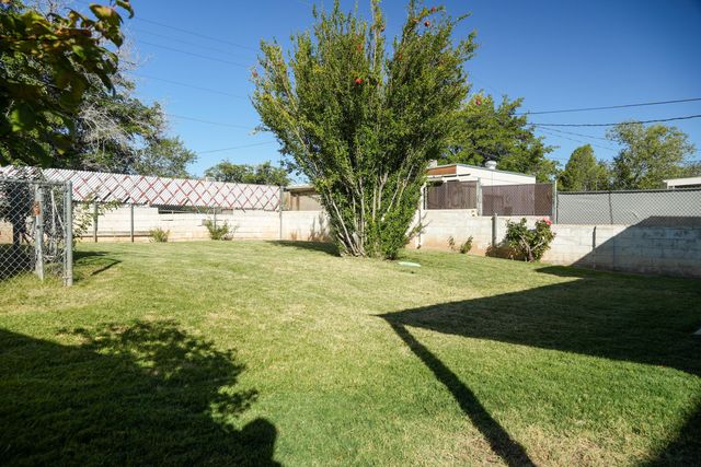 1117 Monroe Street SE, Albuquerque, NM 87108