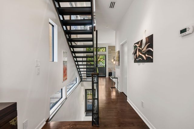 1319 Hawthorne Street, Houston, TX 77006