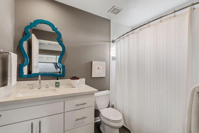 1319 Hawthorne Street, Houston, TX 77006