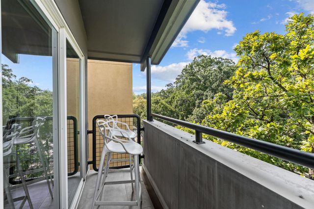 1319 Hawthorne Street, Houston, TX 77006