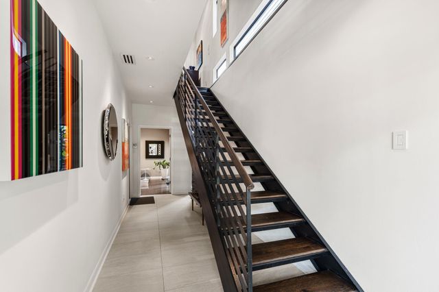 1319 Hawthorne Street, Houston, TX 77006