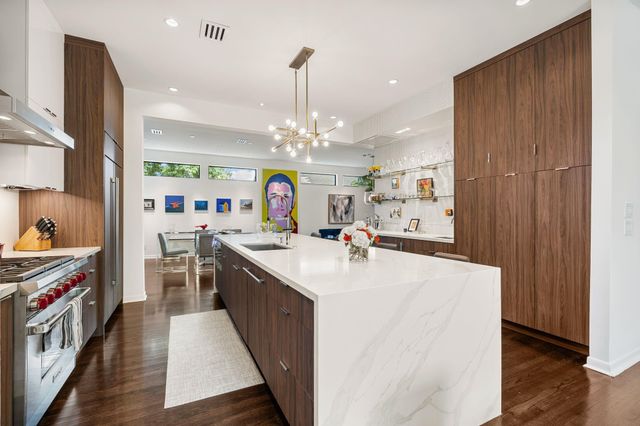 1319 Hawthorne Street, Houston, TX 77006