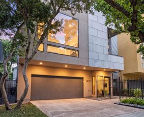 1319 Hawthorne Street, Houston, TX 77006
