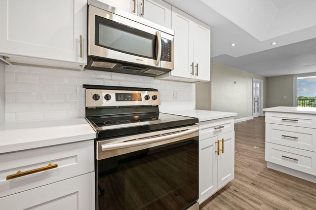 5700 NW 2nd Avenue 410, Boca Raton, FL 33487