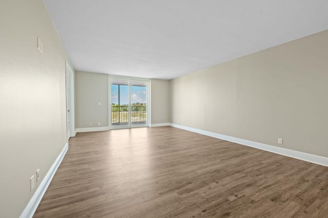 5700 NW 2nd Avenue 410, Boca Raton, FL 33487