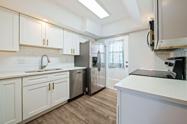 5700 NW 2nd Avenue 410, Boca Raton, FL 33487