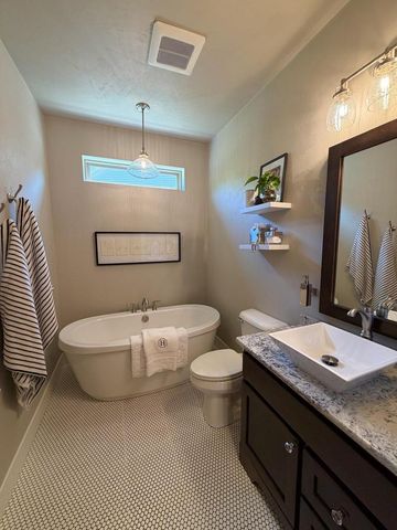 1104 S FORESTBROOK LANE, Appleton, WI 54914
