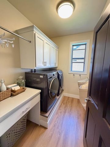 1104 S FORESTBROOK LANE, Appleton, WI 54914