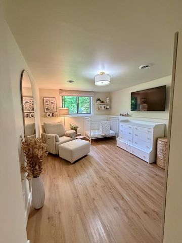 1104 S FORESTBROOK LANE, Appleton, WI 54914