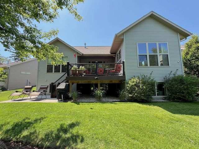 1104 S FORESTBROOK LANE, Appleton, WI 54914