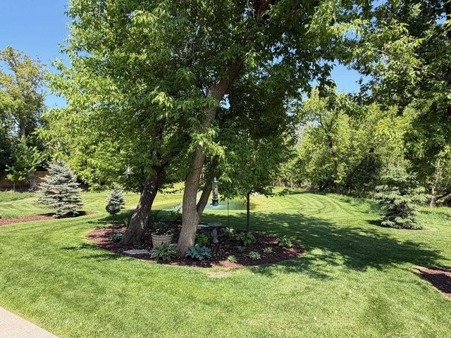 1104 S FORESTBROOK LANE, Appleton, WI 54914