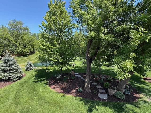 1104 S FORESTBROOK LANE, Appleton, WI 54914