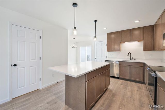 160 Sunset Terrace Drive, O'fallon, MO 63385