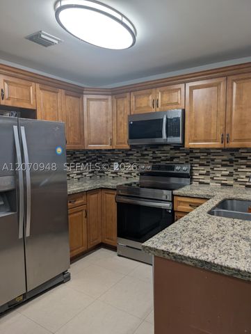 7162 Sportsmans Dr 7162, North Lauderdale, FL 33068