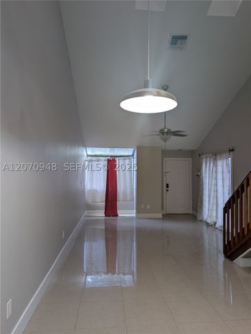 7162 Sportsmans Dr 7162, North Lauderdale, FL 33068