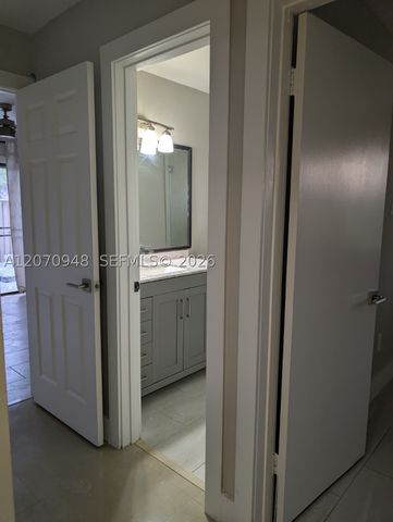 7162 Sportsmans Dr 7162, North Lauderdale, FL 33068