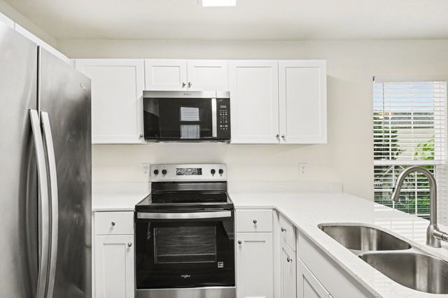 2006 Lassiter Dr, Goodlettsville, TN 37072