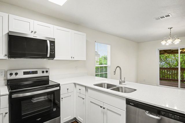 2006 Lassiter Dr, Goodlettsville, TN 37072