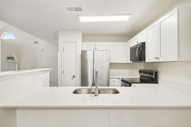 2006 Lassiter Dr, Goodlettsville, TN 37072