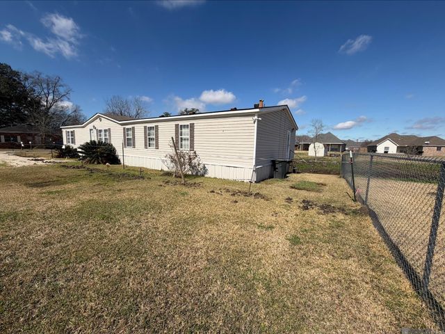 806 S Quiett Ave, Gonzales, LA 70737